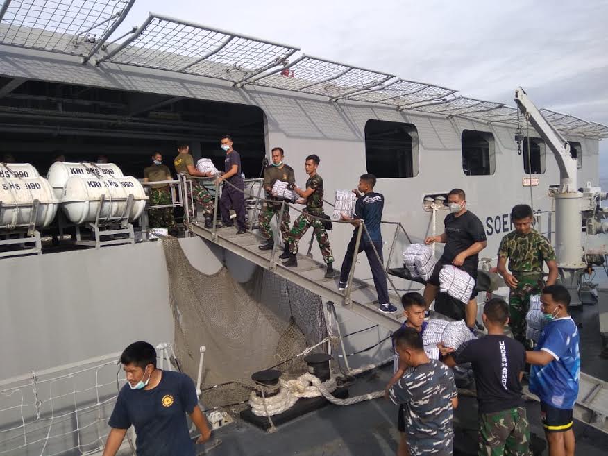 TNI AL Kirim 500 Picis APD ke Mamuju Sulbar