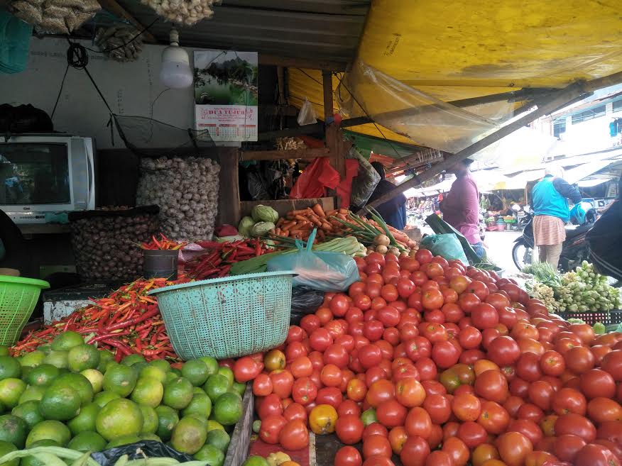 sejumlah-bumbu-dapur-di-pasar-terongalami-kenaikan.jpg