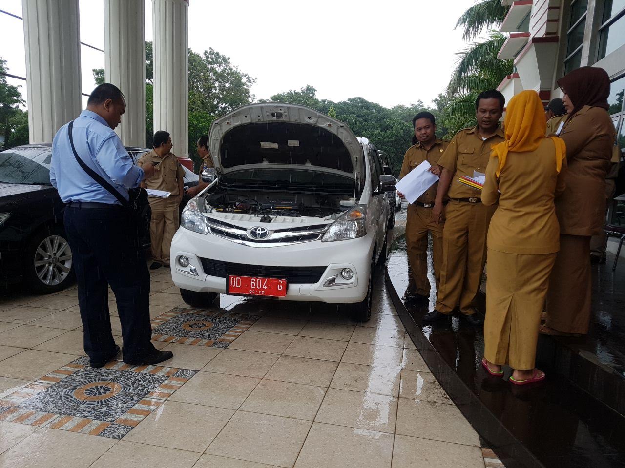 sejumlah-kendaraan-dinas-pemkab-jeneponto-menjalani-pemeriksaan-fisik_20180514_151859.jpg