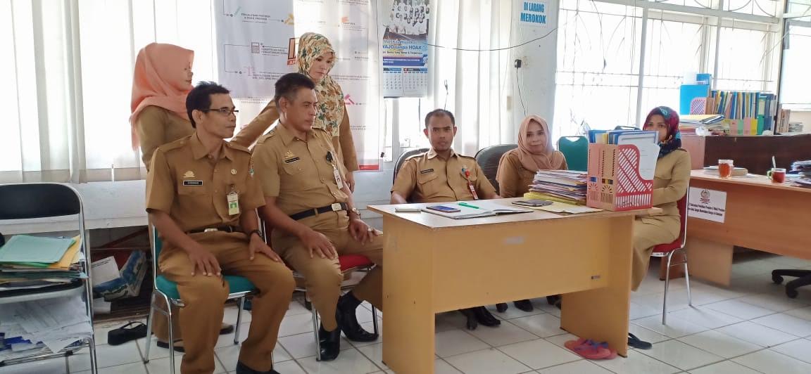 sekertaris-daerah-kabupaten-wajo-amiruddin-menyambangi-sekretariat-desk-pemilu-2019.jpg