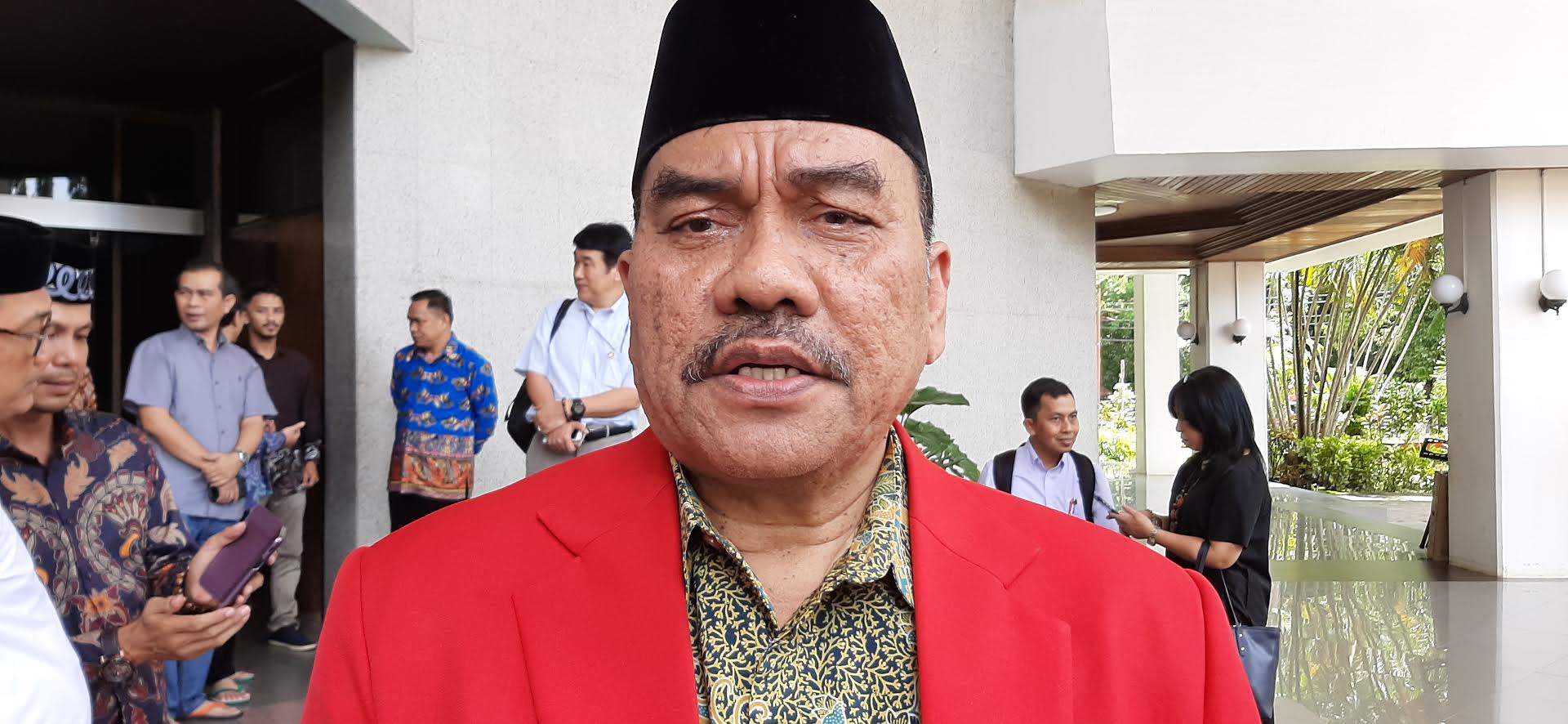 Sosok Prof Radi Gany Bagi Sekertaris Unhas