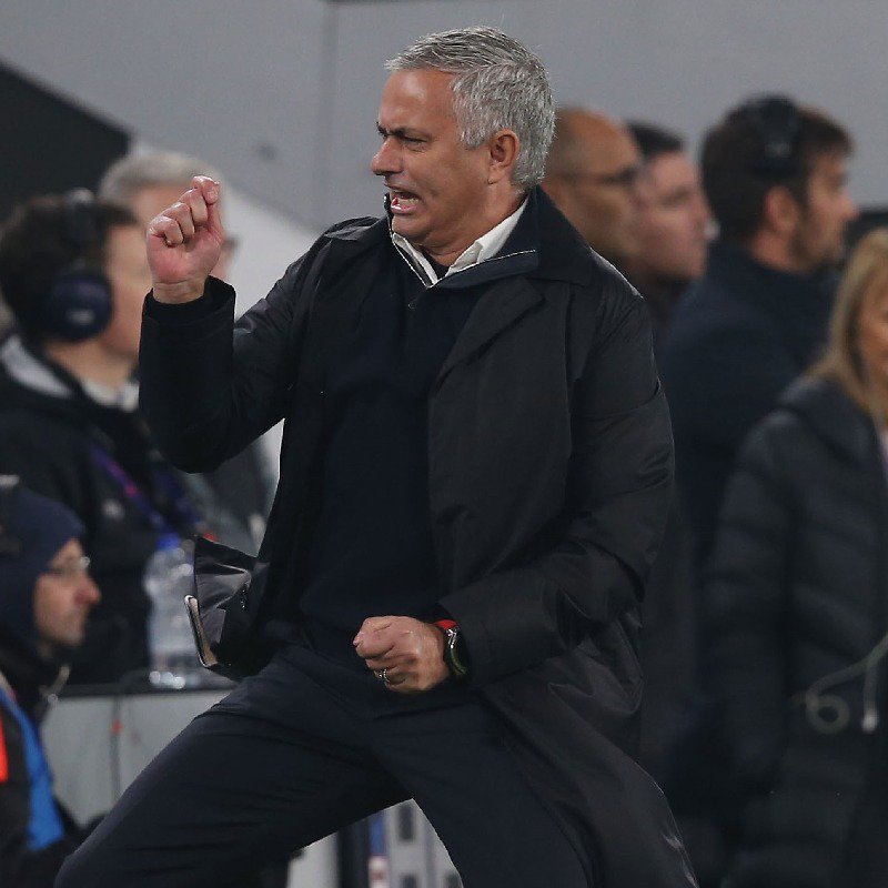 selebrasi-mourinho-di-akhir-pertandingan-versus-juventus_20181108_101609.jpg