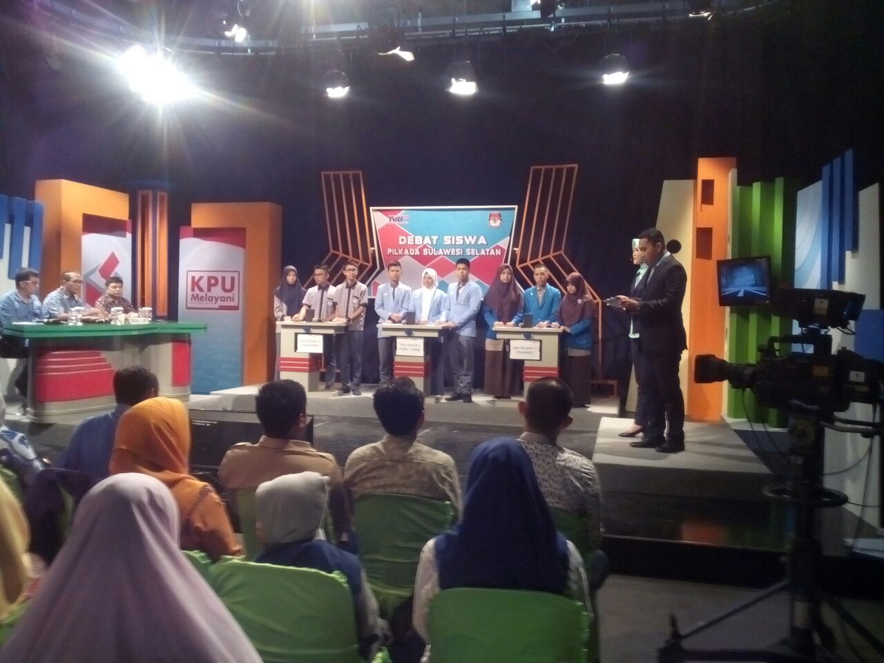 semifinal-debat-siswa-pilkada-sulsel-2018-1_20180504_001948.jpg