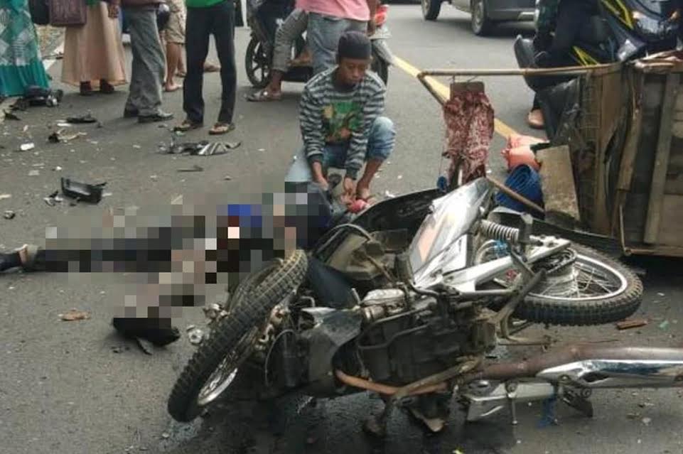 seorang-pengendara-motor-tewas-di-tempat-kejadian-perkaratkp.jpg