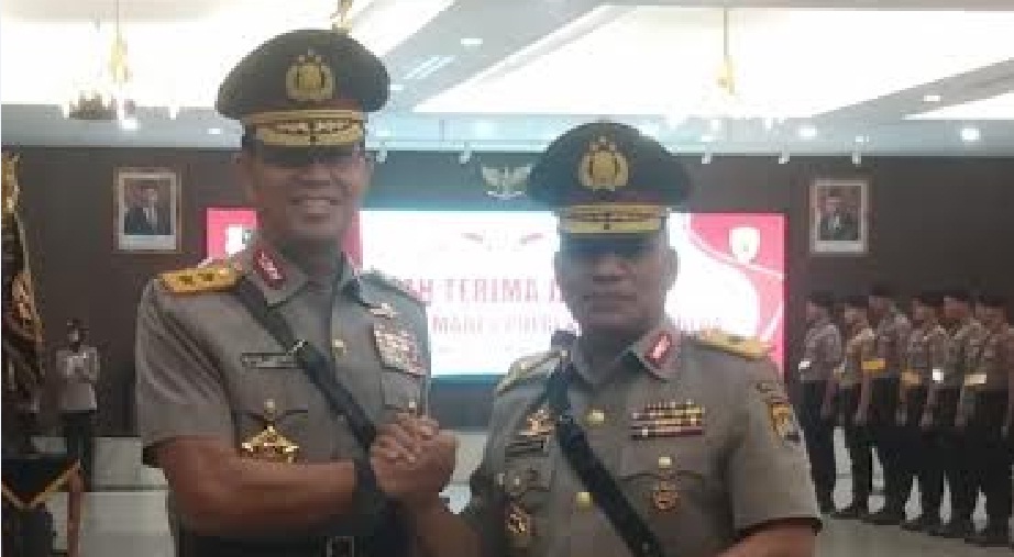 sertijab-kapolda-sulbar-bersama-tujuh-kapolda-lainnya-di-gedung-rupatama.jpg