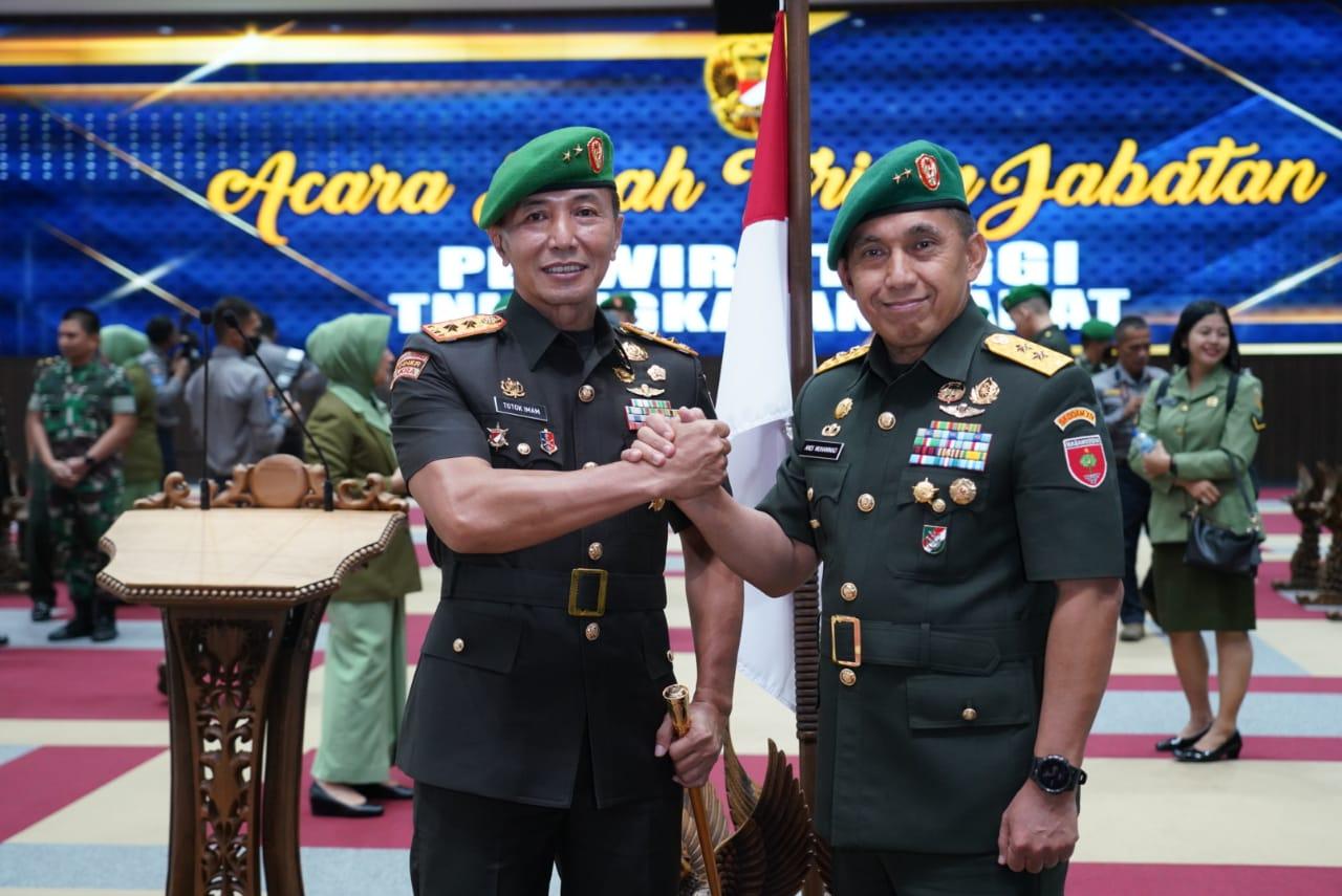 Mayjen TNI Totok Imam Santoso Resmi Pegang Tongkat Komando Pangdam XIV Hasanuddin