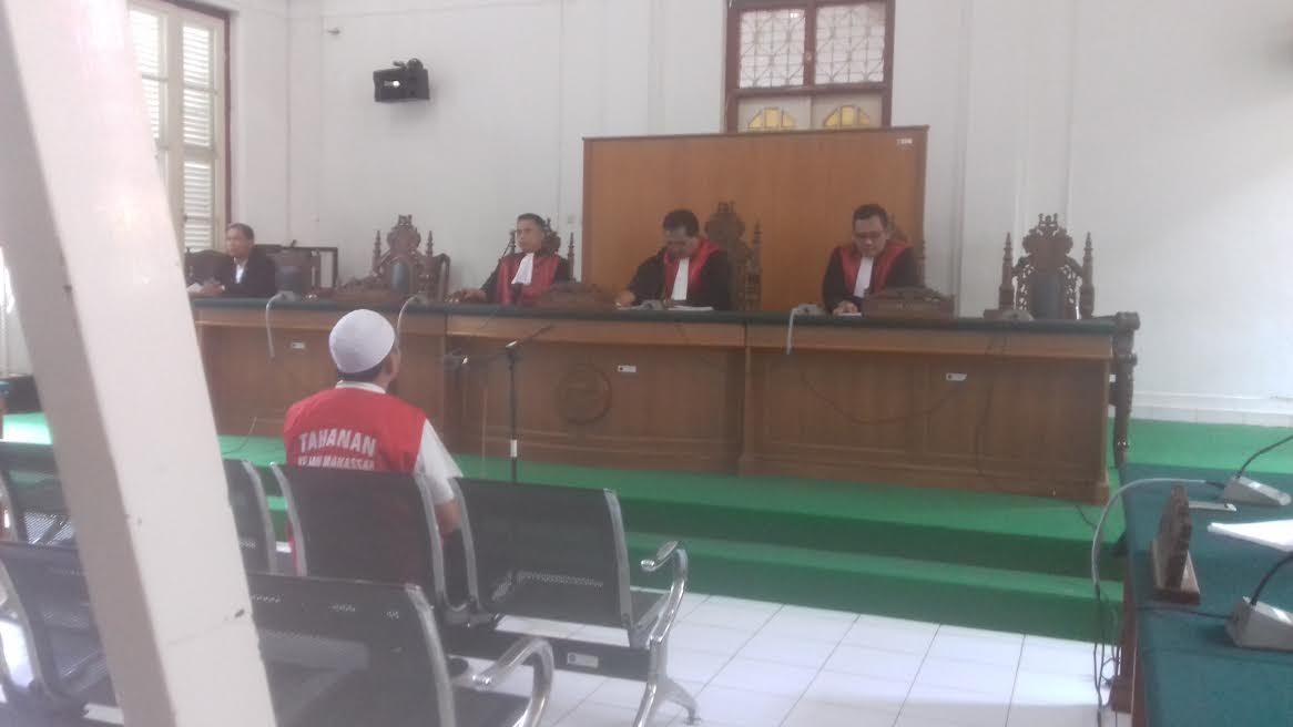 sidang-penundaan-di-pengadilan-negeri-makassar.jpg