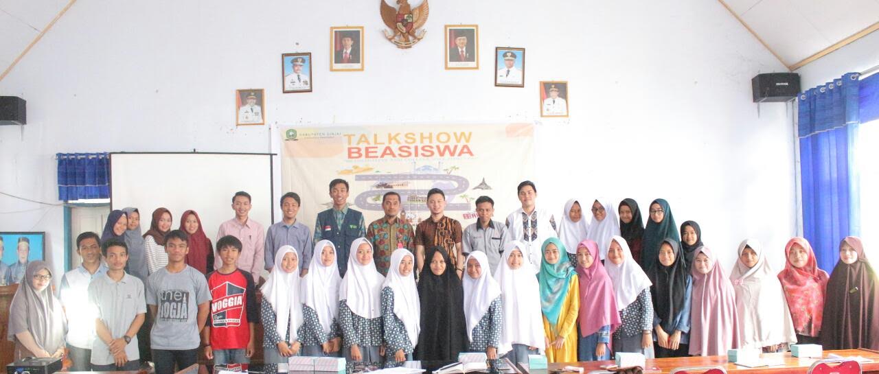 Awardee Sinjai Kolabarasi Dinas Pendidikan Gelar Talkshow Beasiswa