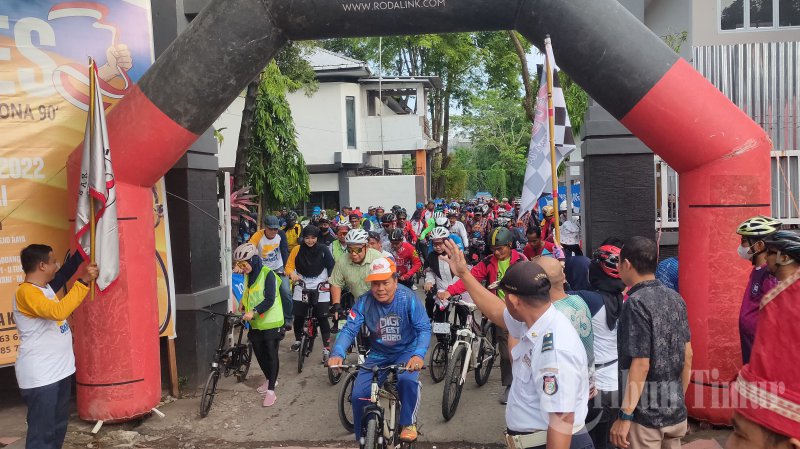 Peringati Sumpah Pemuda, Alumni Angkatan 98 Smansa Makassar gelar Gowes Pemoeda - smansa-goes3.jpg