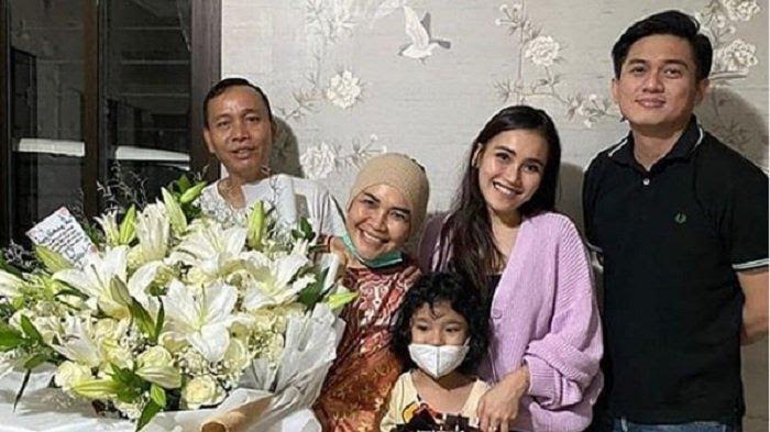 Sosok Adit Jayusman, Duda yang Disebut Calon Suami Ayu Ting Ting, Lulusan Kampus Luar Negeri