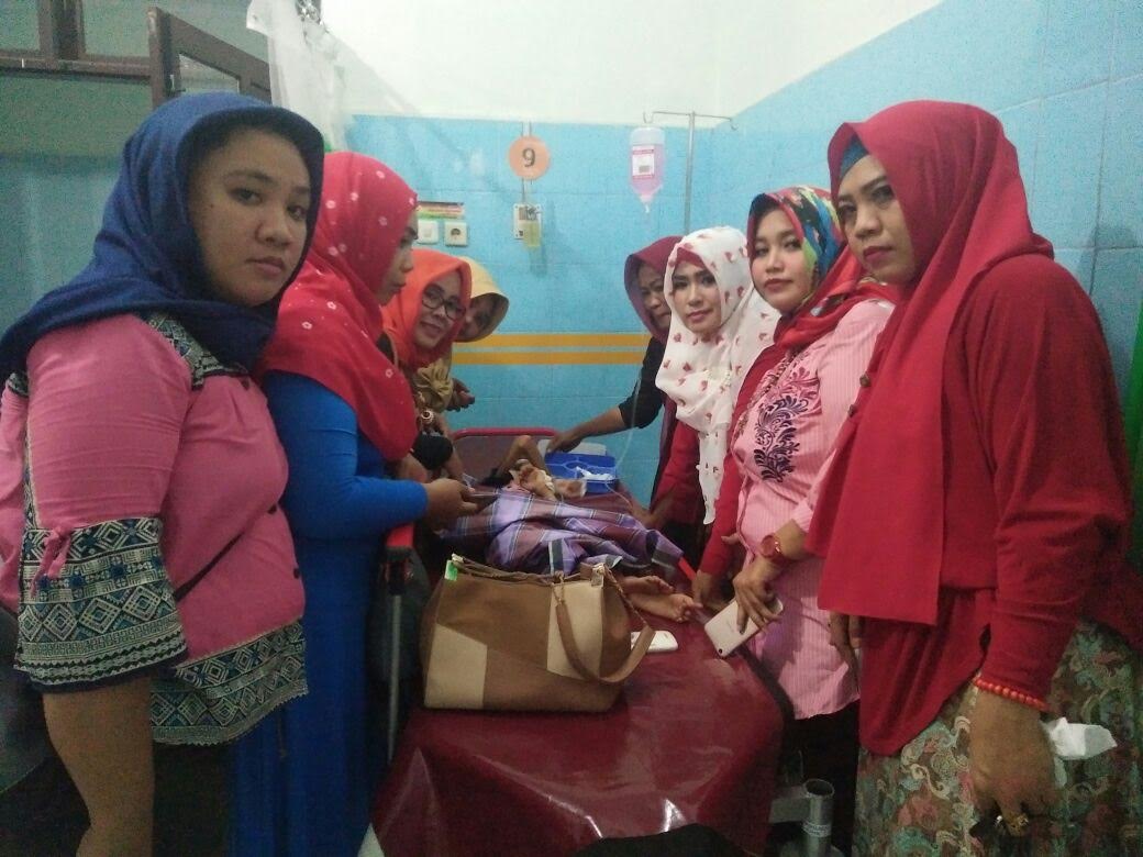 Srikandi PP Bulukumba Ikut Besuk Komeng Bocah Penderita Gizi Buruk