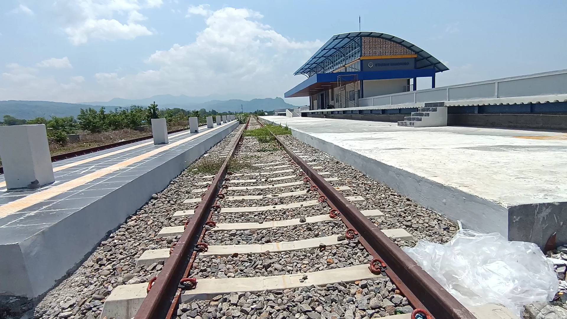 stasiun-kereta-api-di-kelurahan-mangkoso-kecamatan-soppeng-riaja-kabupaten-barru-sulsel.jpg