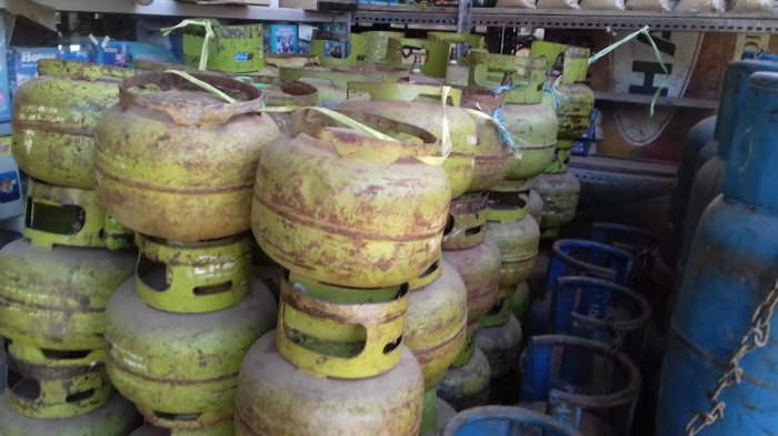 Warga Bone Keluhkan Gas Elpiji 3 Kilogram Langka dan Harganya Rp 25 Ribu