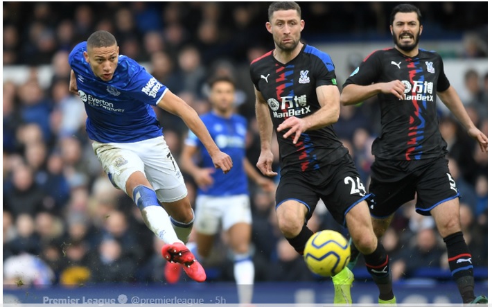 Terkesan dengan Old Trafford, Striker Everton Kirim Kode untuk Man United?