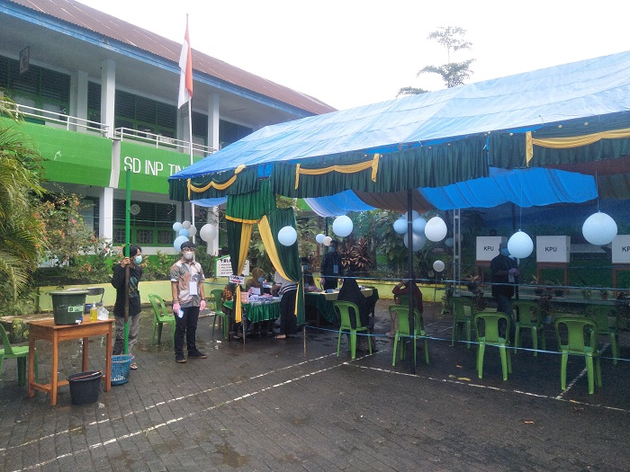 suasana-di-tps-003-di-halaman-sd-jl-mesjid-raya-kabupaten-gowa.jpg