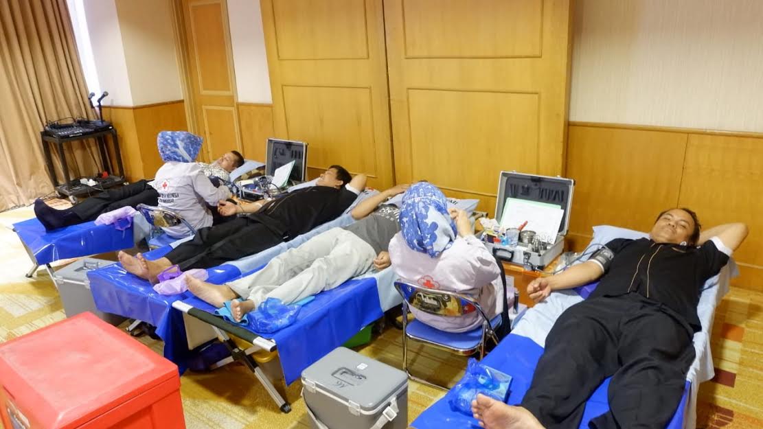 suasana-donor-darah-di-aryaduta-makassar.jpg