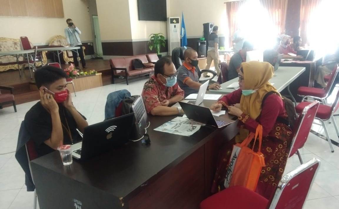 suasana-helpdesk-ppdb-2020-jalur-sma-di-sulsel.jpg