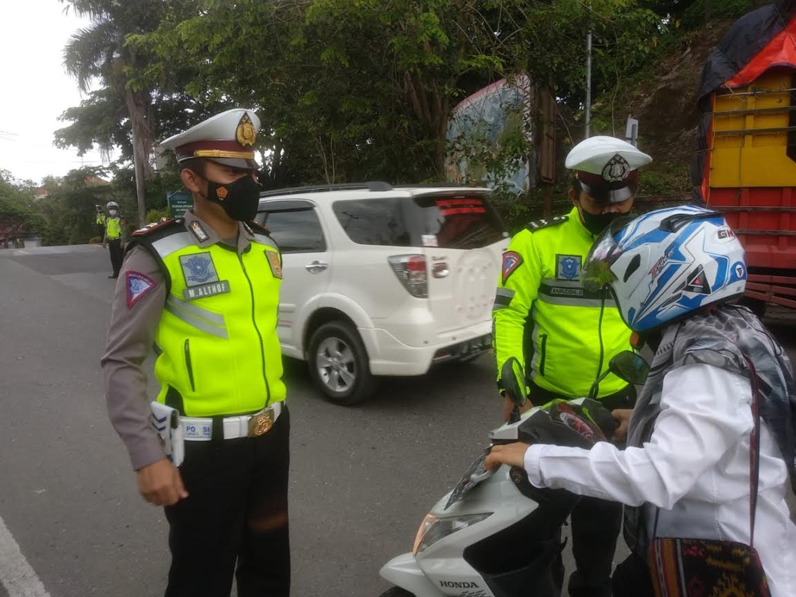 suasana-operasi-patuh-2021-yang-dilakukan-satlantas-polres-enrekang-4102021.jpg