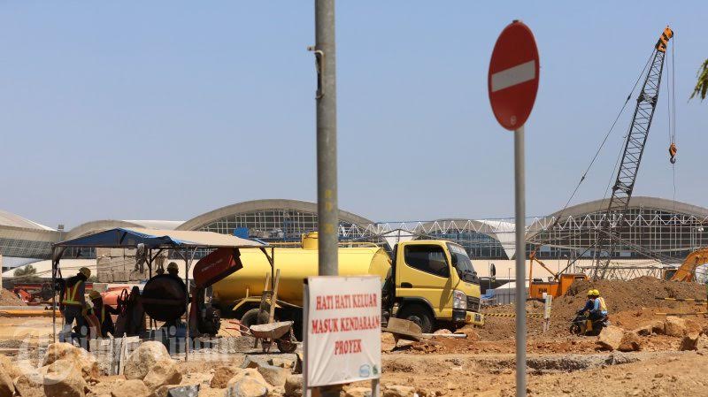 FOTO: Terminal Bandara Sultan Hasanuddin Diperluas - suasana-pengerjaan6.jpg