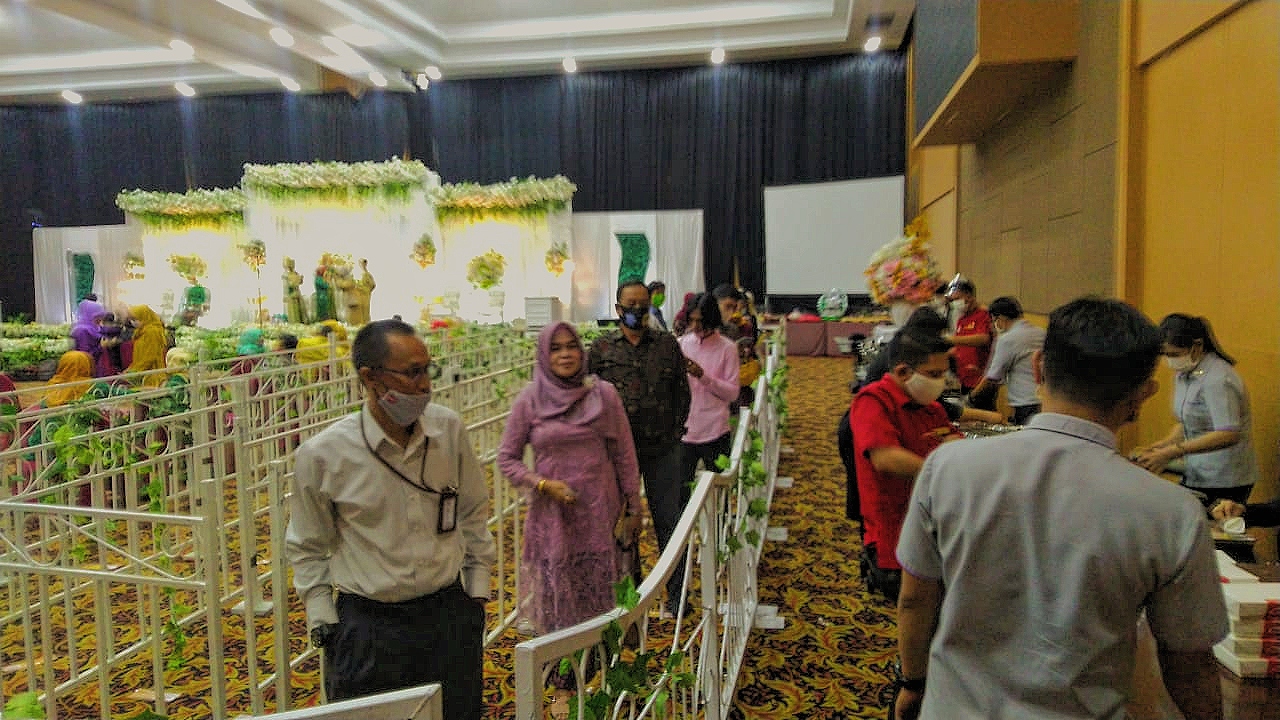 suasana-pesta-pernikahan-di-hotel-swiss-belinn-panakkukang-makassar.jpg