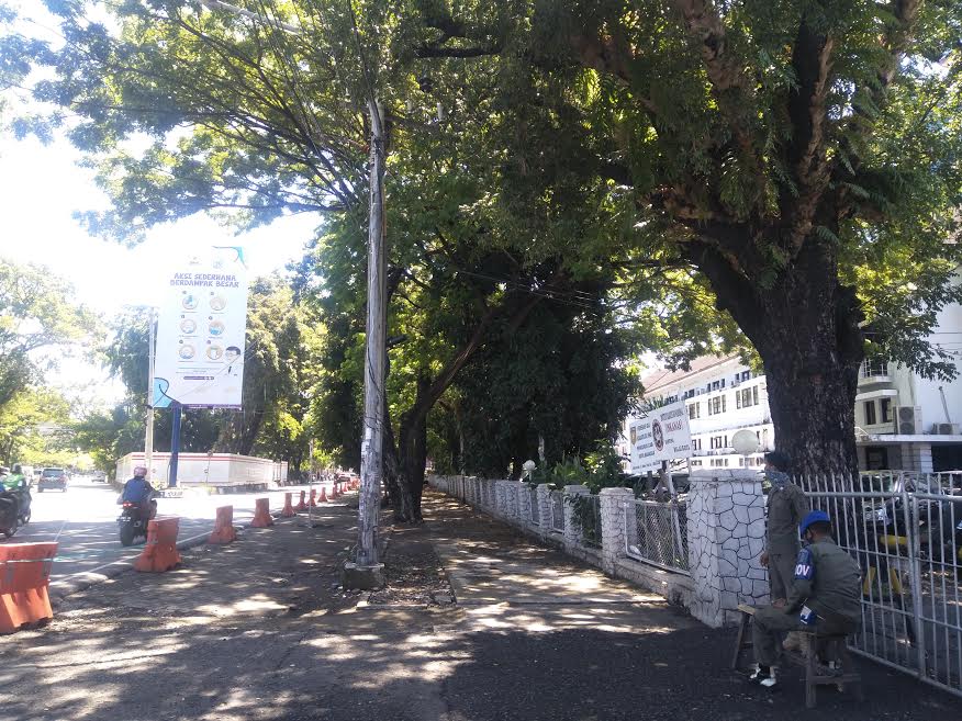 suasana-sekitar-kawasan-balaikota-makassar-jl-ahmad-yani-2652020.jpg