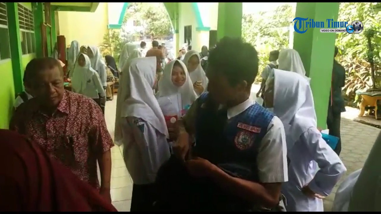 suasana-sekolah-man-2-model-makassar.jpg
