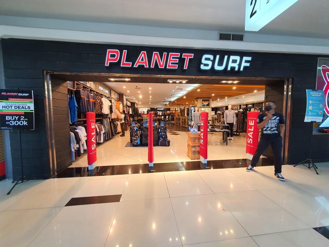 suasana-tenant-planet-surf-mall-ratu-indah-makassar-2442021.jpg