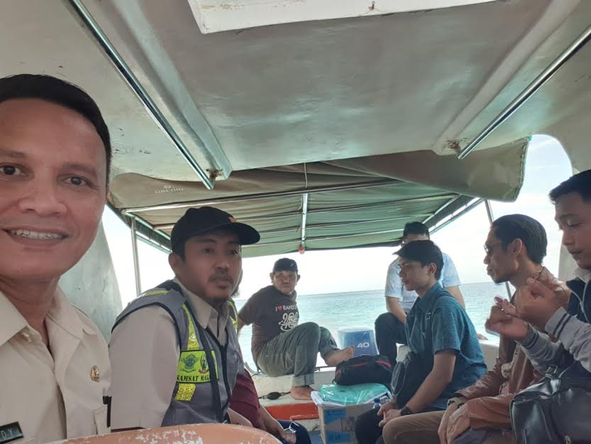 Tingkatkan Pendapatan, Tim Samsat Makassar II Sambangi Warga Pulau