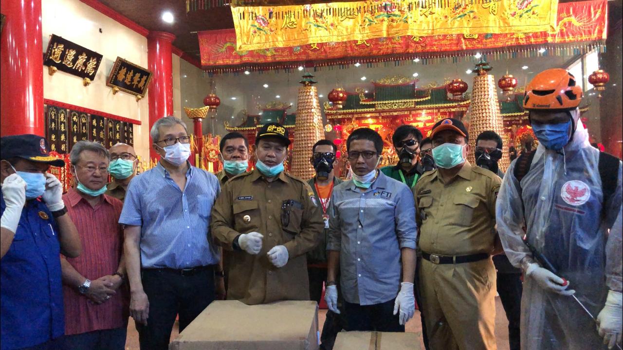 suasana-usai-penyemprotan-disinfektan-di-salah-satu-rumah-ibadah-di-makassar.jpg