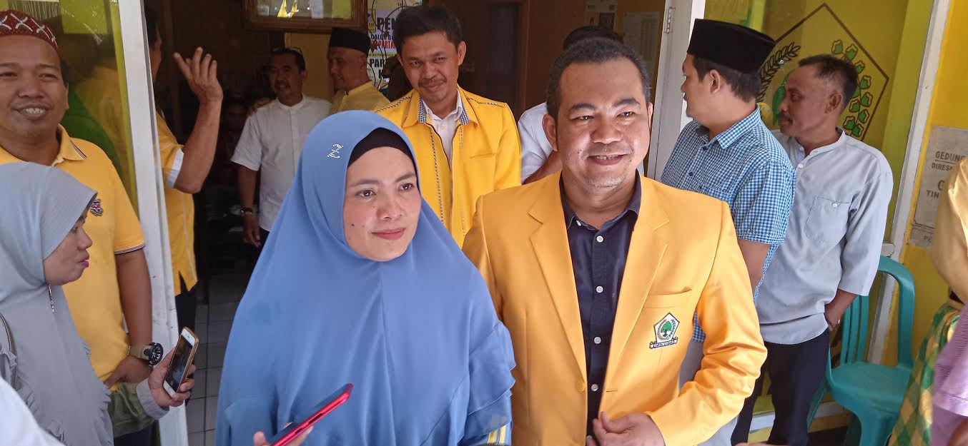 suhartina-bohari-saat-mendaftar-di-partai-golkar-jumat-2792019.jpg