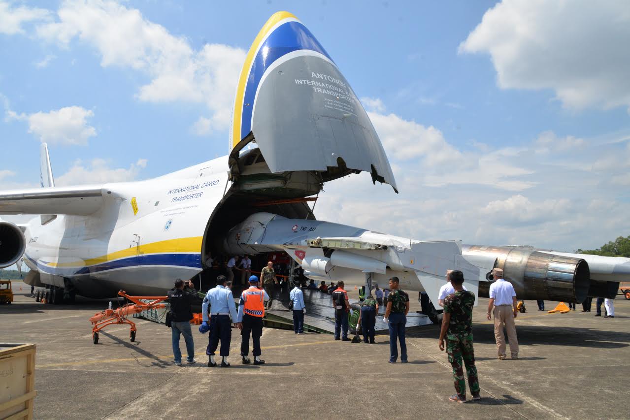 Selesai Perawatan di Rusia, Dua Pesawat Tempur Sukhoi TNI AU Tiba di Lanud Sultan Hasanuddin