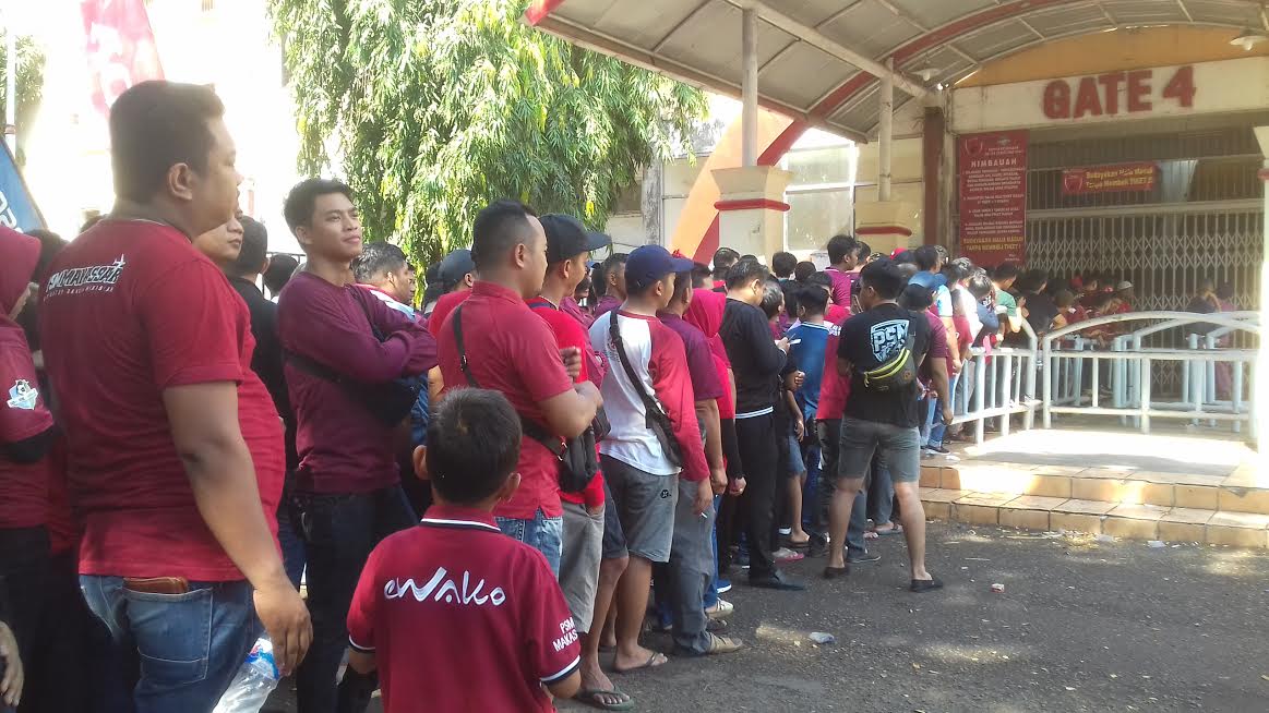 PSM Vs Persib - Pintu Stadion Belum Buka Antrian Penonton PSM vs Persib Sudah Mengular