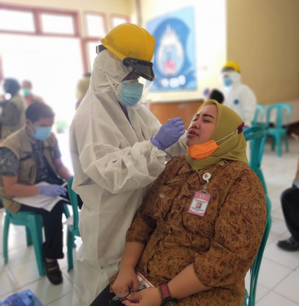 Swab Test di Kantor Camat Binamu Jeneponto, Banyak Staf Tak Hadir