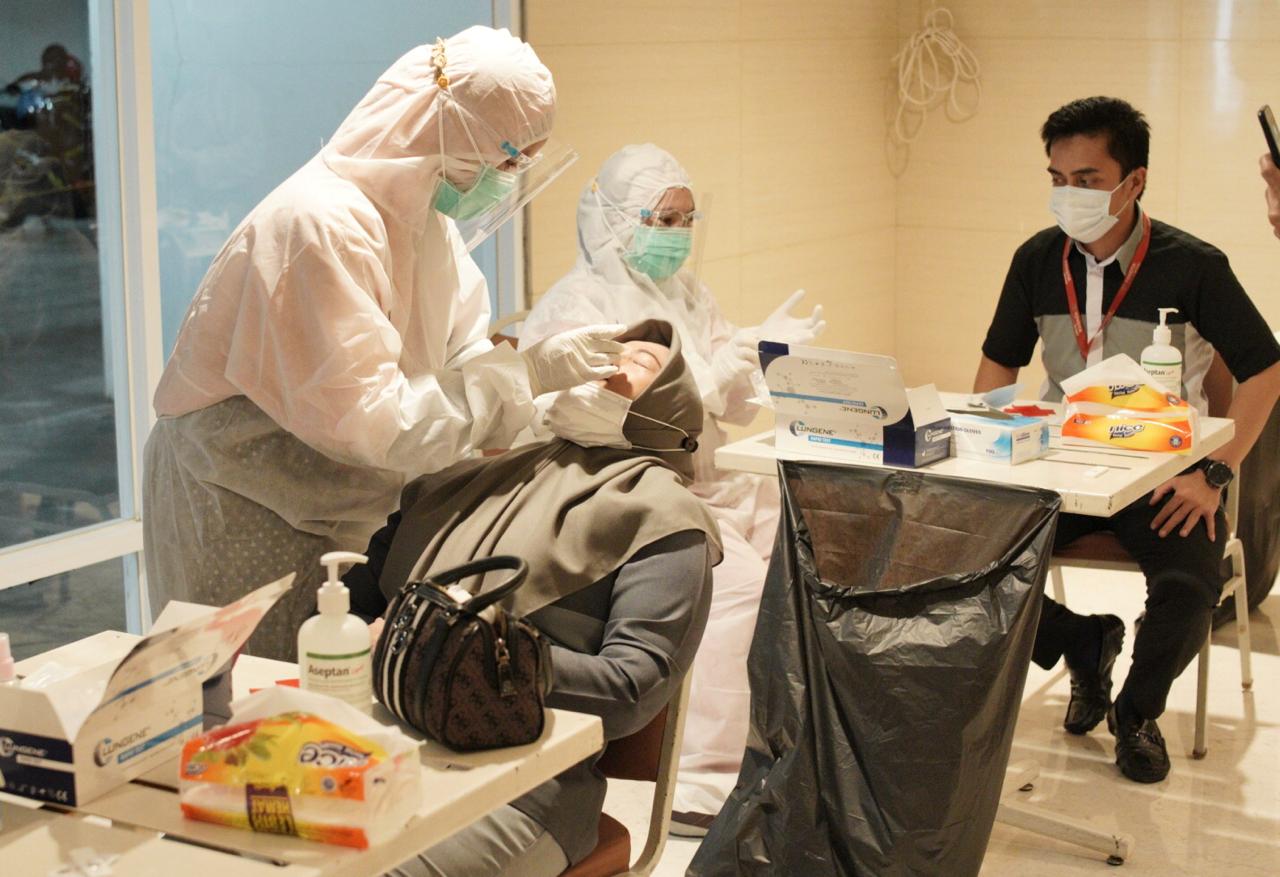 Karyawan Kalla Inti Karsa Swab Test Antigen