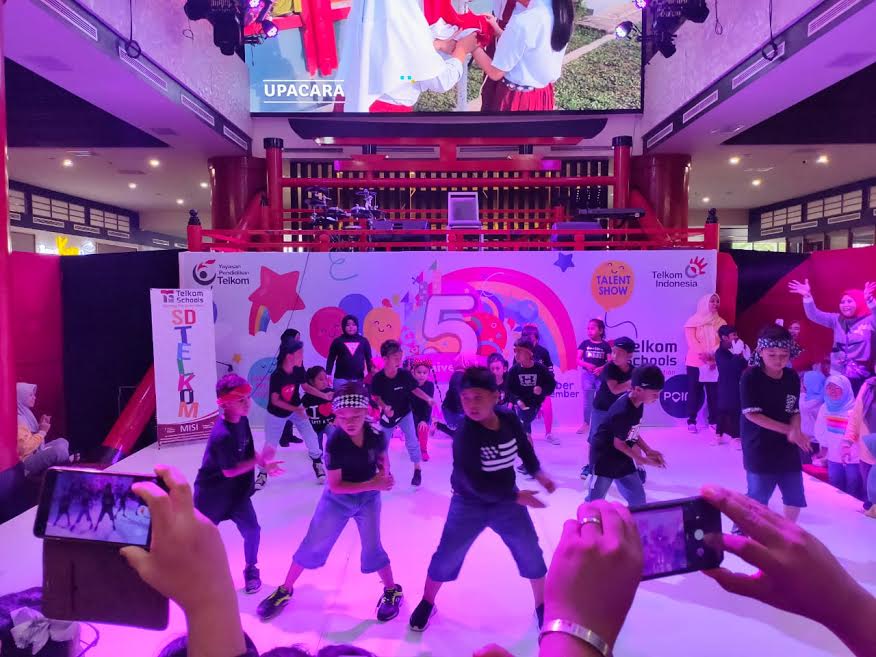 talent-show-anniversary-ke-5-sd-telkom-makassar.jpg