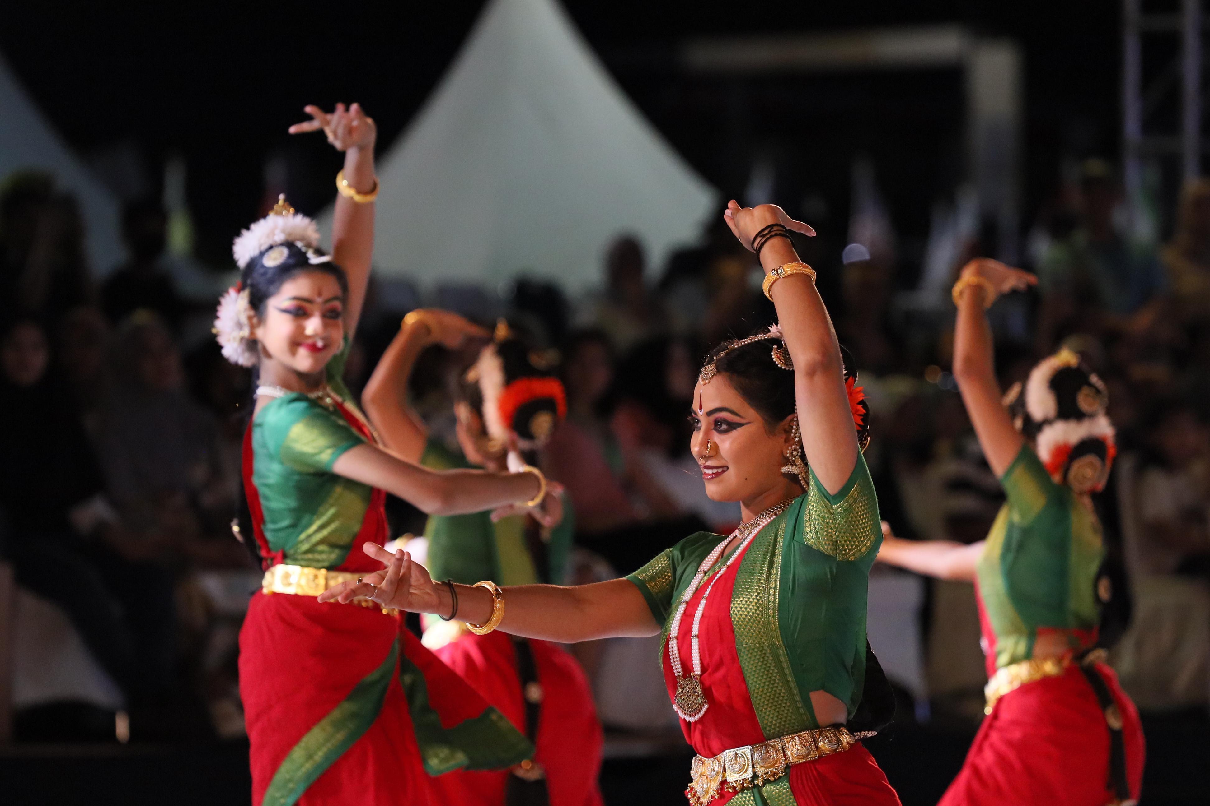 tarian-Bharatanatyam0.jpg