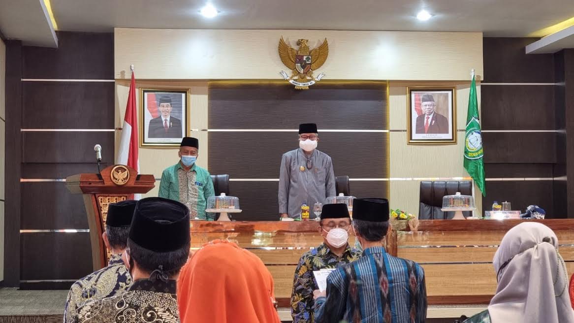 taufan-pawe-hadiri-pelantikan-dan-rapat-kerja-pengurus-icmi-orda-parepare.jpg