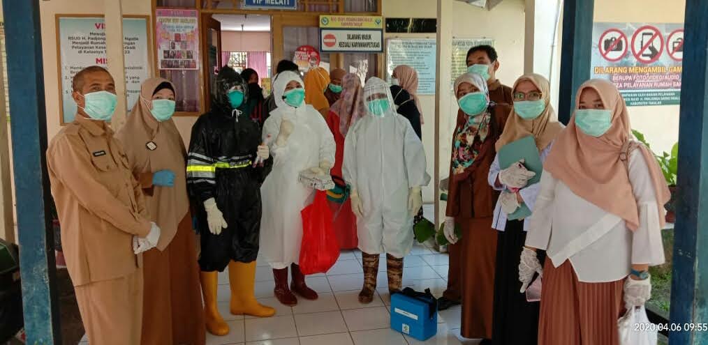 tenaga-kesehatan-rsud-h-padjonga-daeng-ngalle-takalar-diambil-swab.jpg