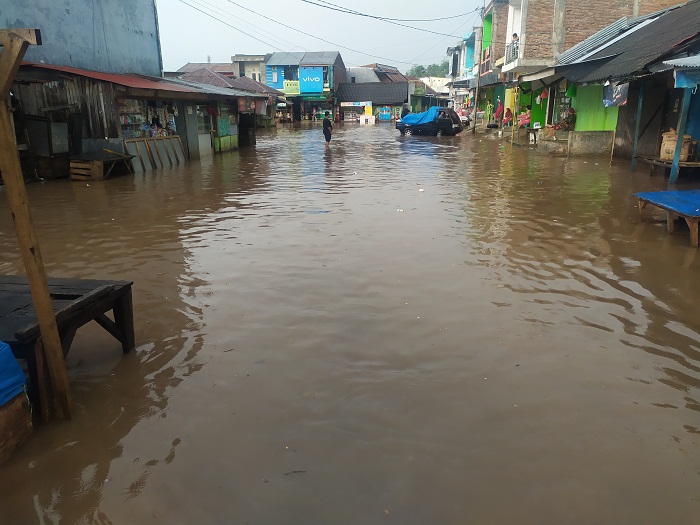 Hujan Deras, Terminal Bantaeng Tergenang, Ketinggian Air Hingga Setengah Meter
