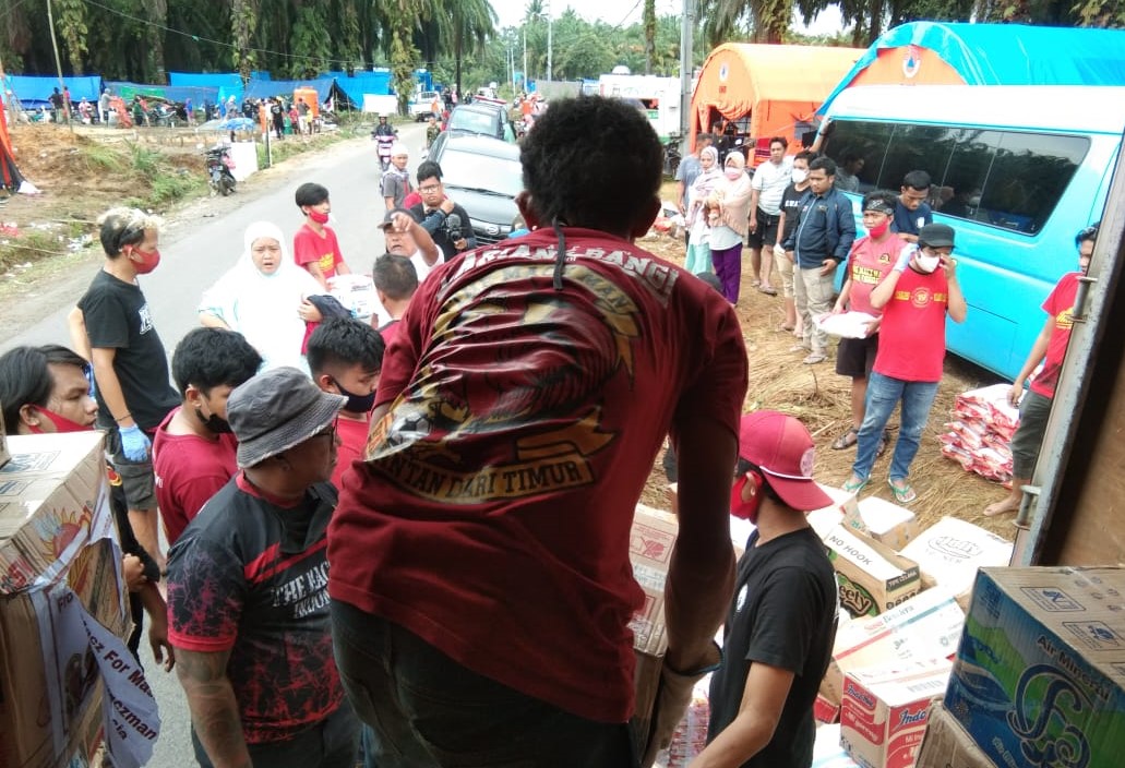 the-macz-man-menyalurkan-bantuan-ke-korban-banjir-bandang-di-luwu-utara.jpg