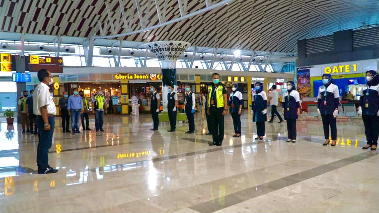 tim-internal-bandara-sultan-hasanuddin-di-posko-terpadu.jpg