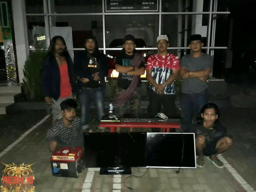 tim-resmob-polres-bone-meringkus-dua-pelaku-tindak-pidana-pencurian_20180607_095957.jpg
