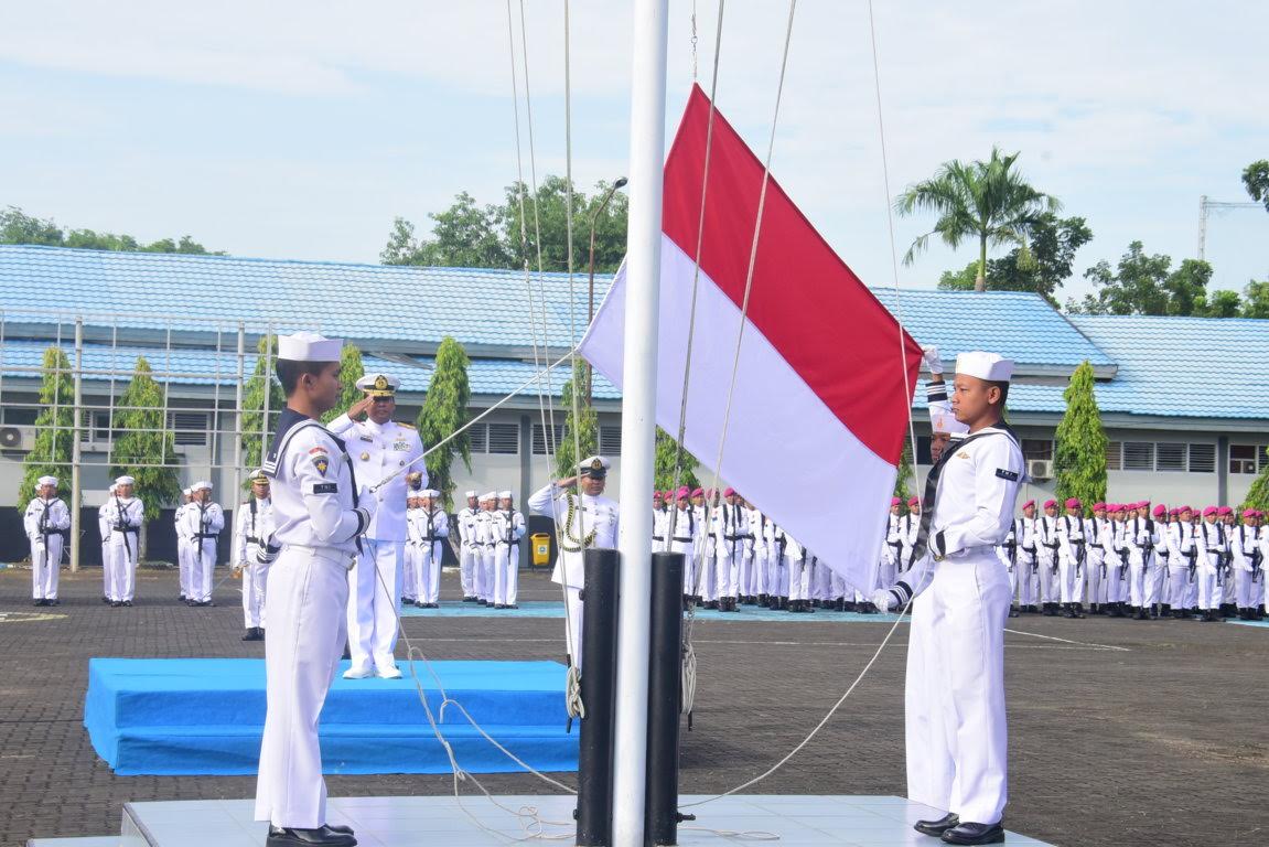 tni-angkatan-laut-vi-lantamal-vi-makassar-upacara-peringatan-hari-kelahiran-pancasila.jpg