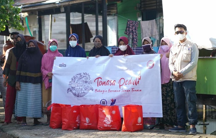 tonasa-peduli-menyalurkan-6000-paket-sembako.jpg