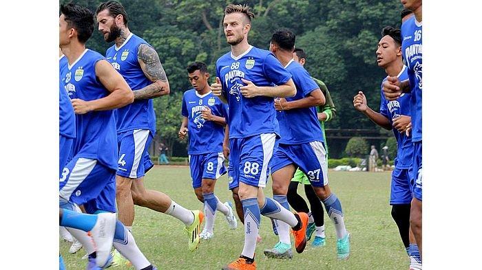 Terseok di Klasemen Bawah Liga I, Mantan Persib Bandung Doakan Timnya Tak Degradasi