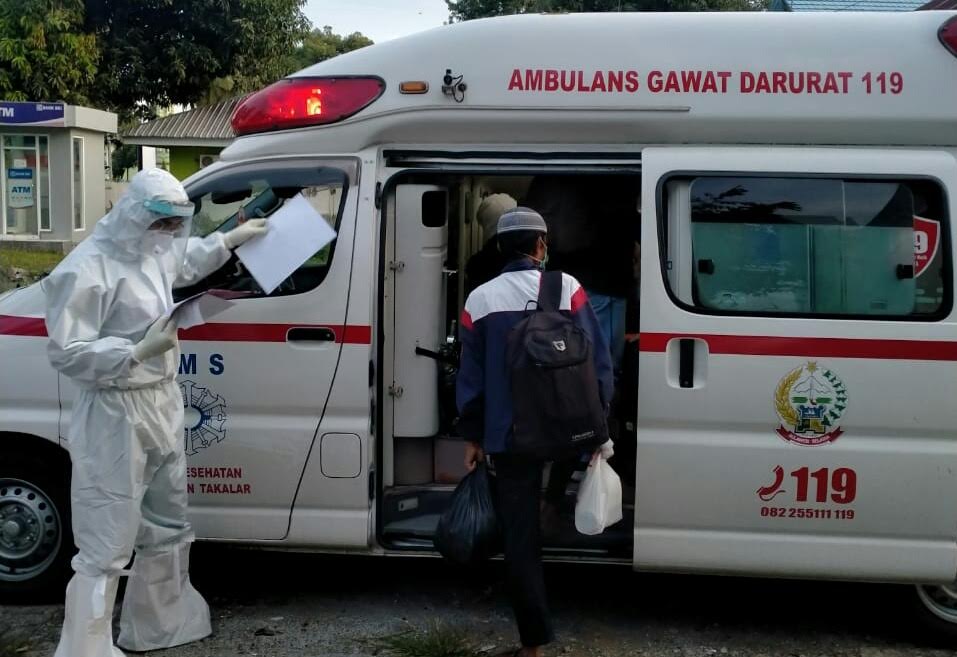 tujuh-tenaga-kesehatan-takalar-menjalani-isolasi-ke-hotel-kota-makassar.jpg