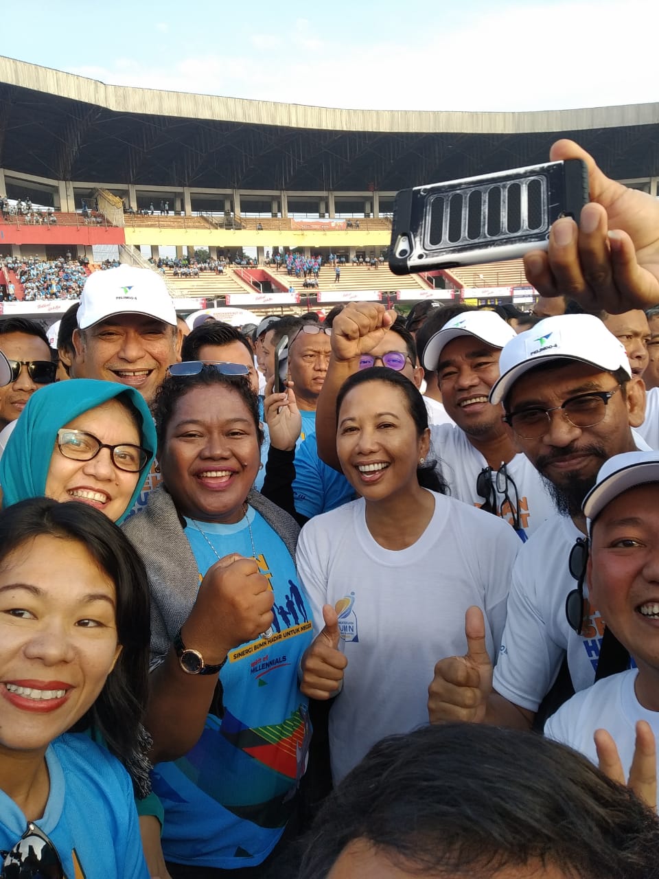 Pelindo IV Meriahkan Jalan Sehat HUT Kementerian BUMN ke-21 di GOR Delta Sidoarjo