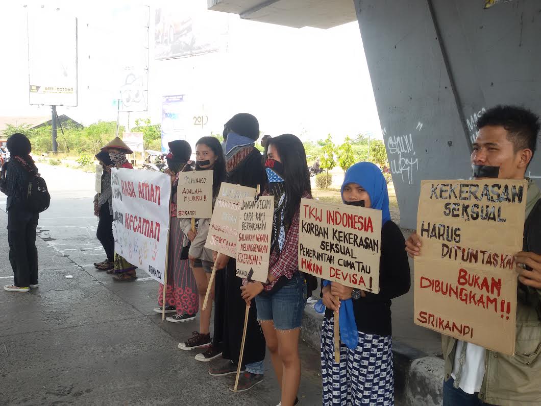 Kekerasan Seksual Marak, Srikandi Makassar Gelar Aksi Tutup Mulut