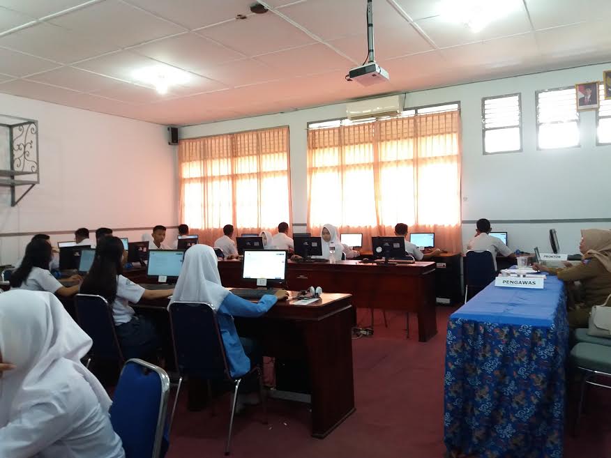 Tiap Ruangan, Panitia UNBK SMAN 17 Makassar Siapkan Dua Komputer Cadangan