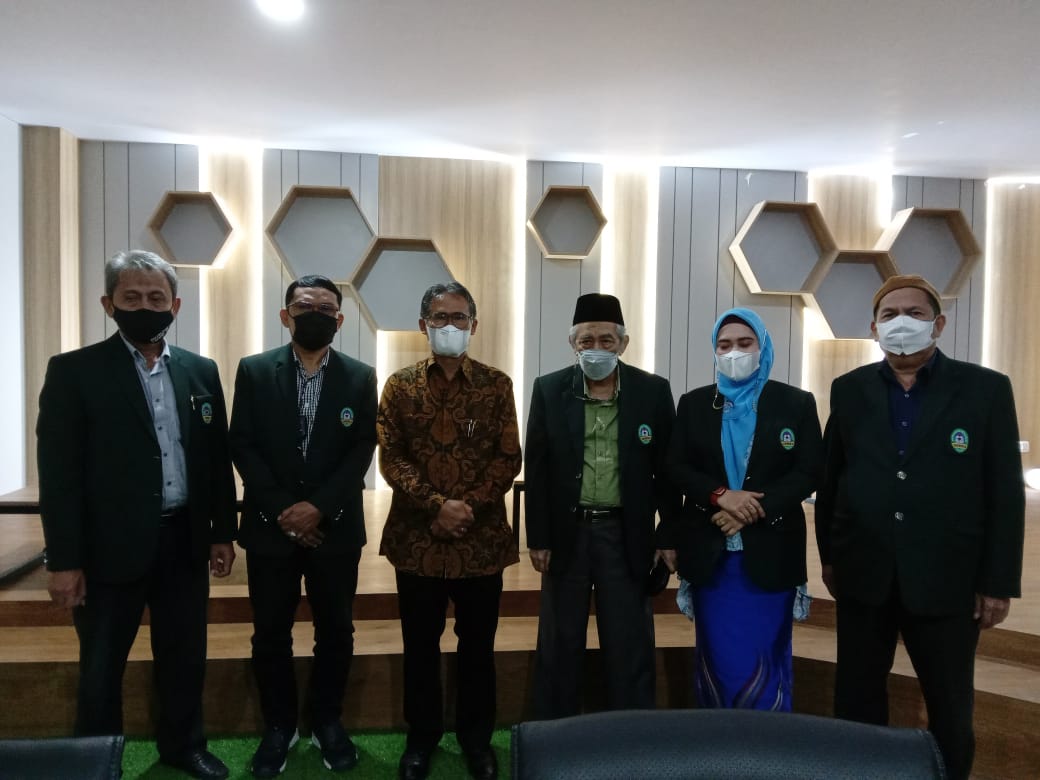 Gelar Kuliah Umum, Unimerz Gandeng Rektor UGM Sebagai Pembicara